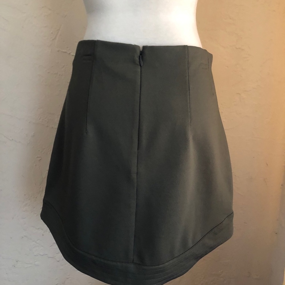 Express Skirt - Picture 2 of 4